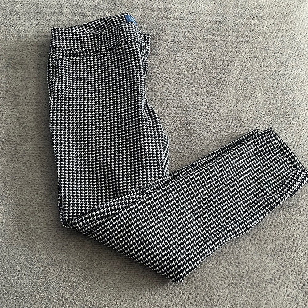 Old Navy size 6 Pixie pants